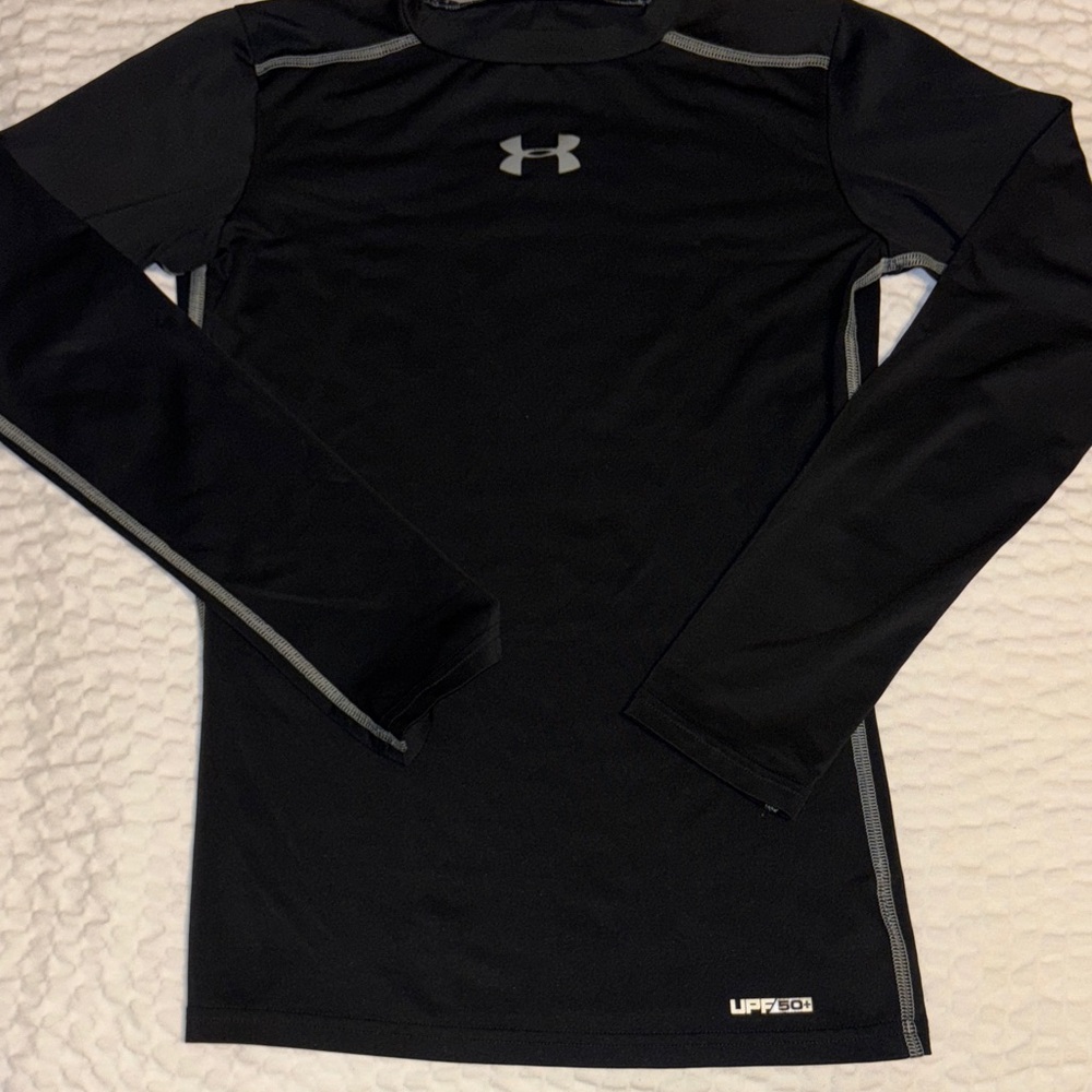 Under Armour Heat Gear Athletic Black Long Sleeve T-shirt Youth Medium M